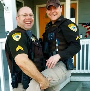 Meet your Posher, Joani